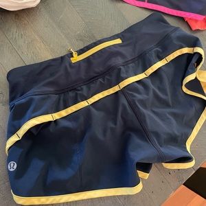 Lululemon Speed Short navy and yellow size 4